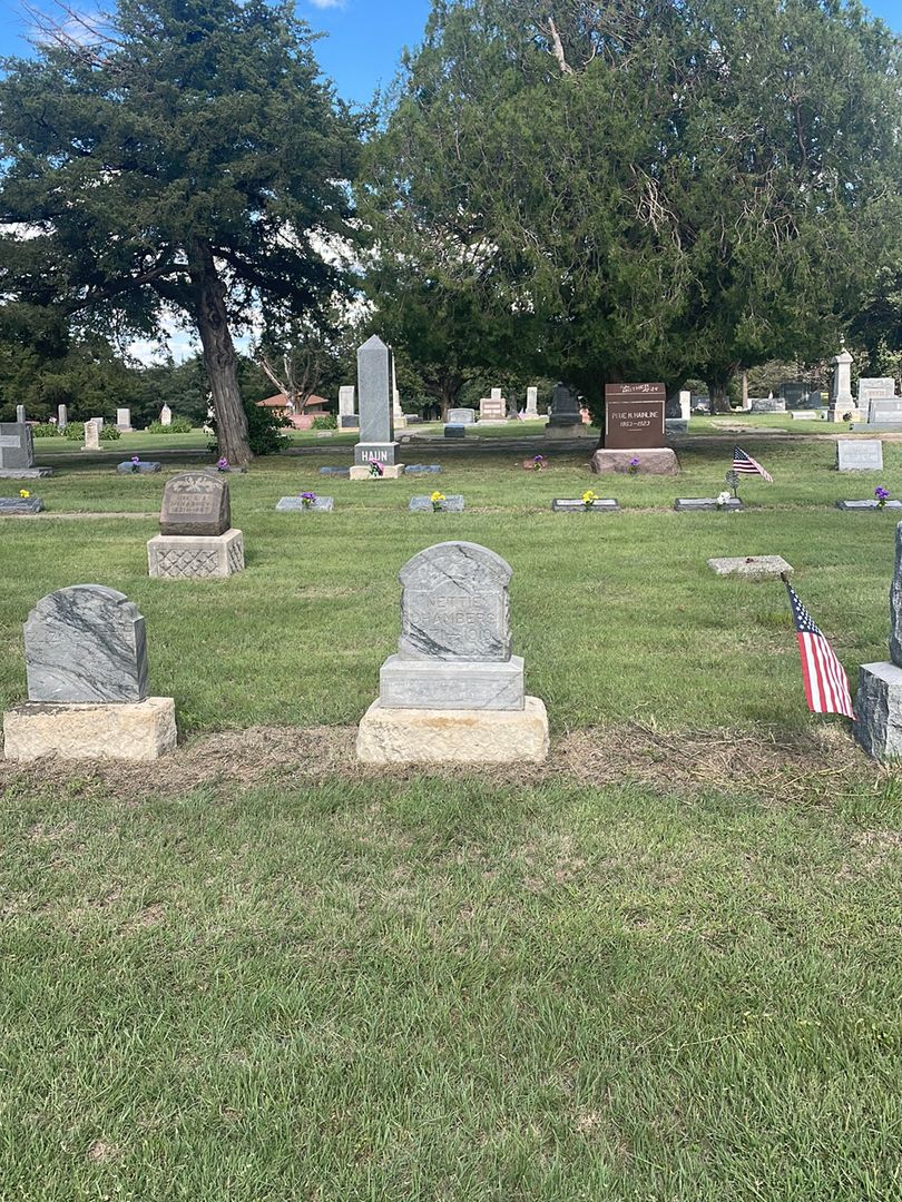 Nettie Chambers's grave. Photo 1