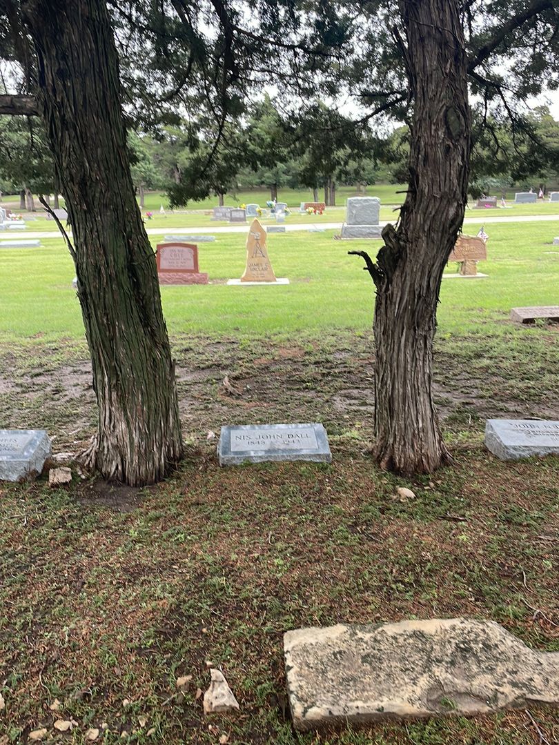 Nis. John Dall's grave. Photo 1