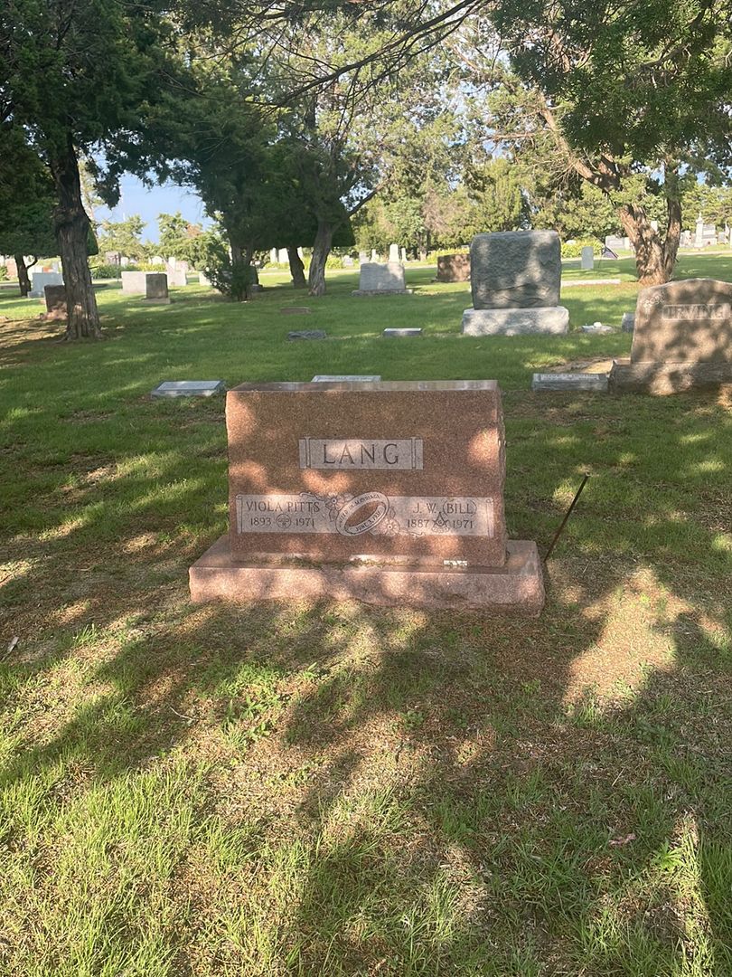 J. W. "Bill" Lang's grave. Photo 1