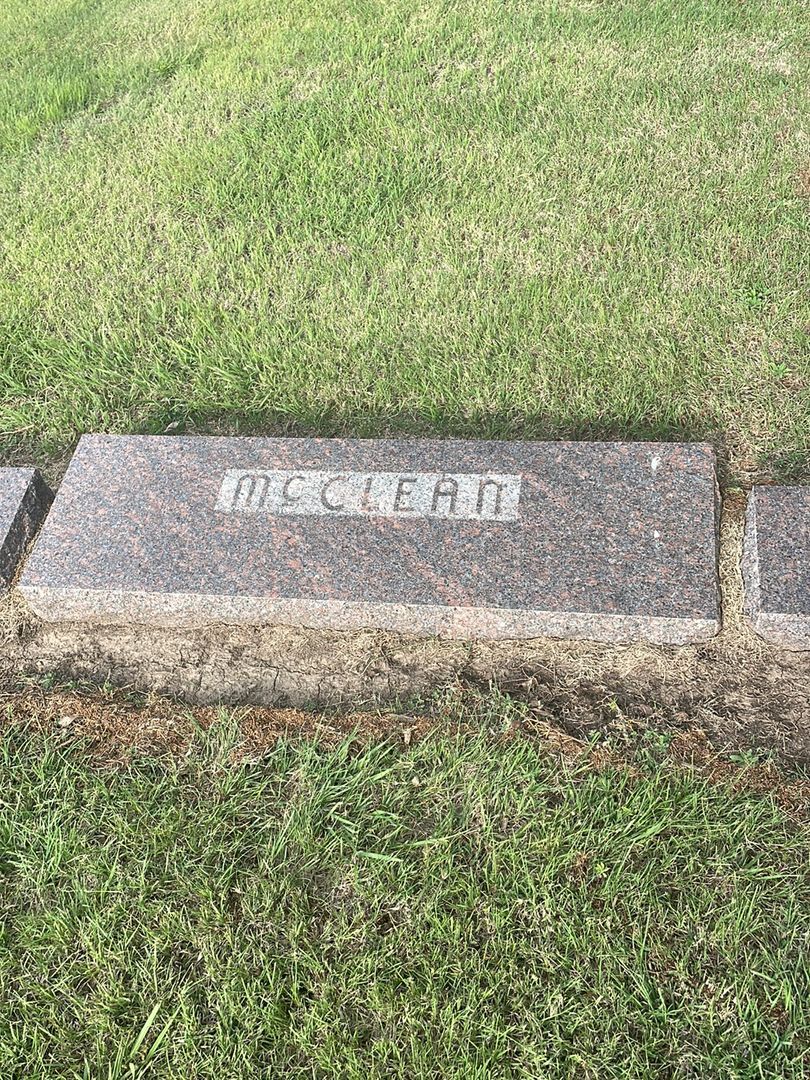 Edna I. Wallen McClean's grave. Photo 1