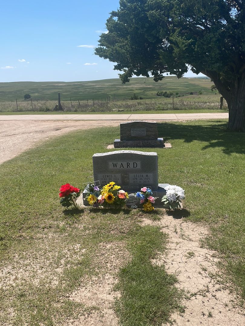 Leila Mae Ward's grave. Photo 1