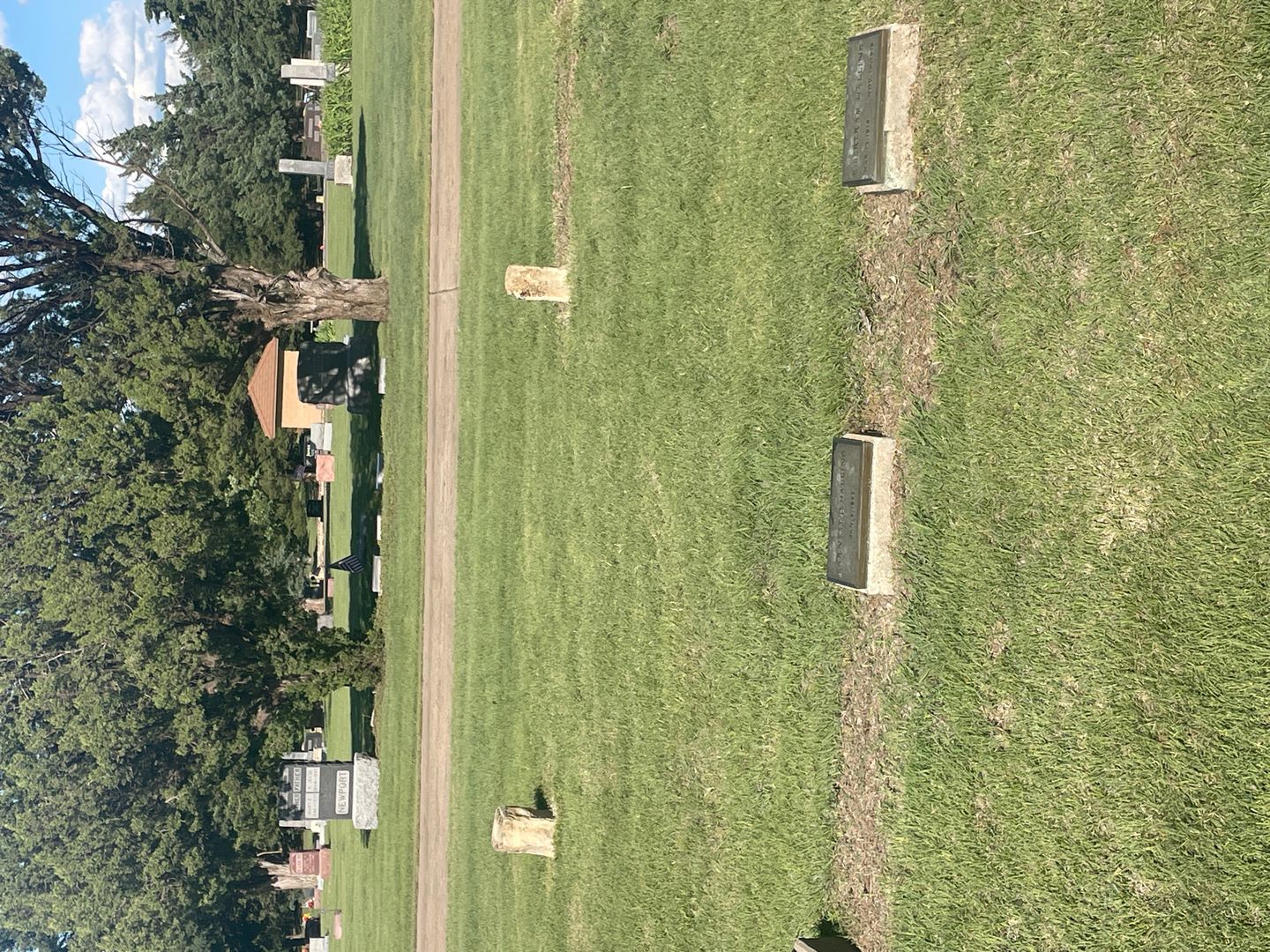 Earnest D. Halling's grave. Photo 1