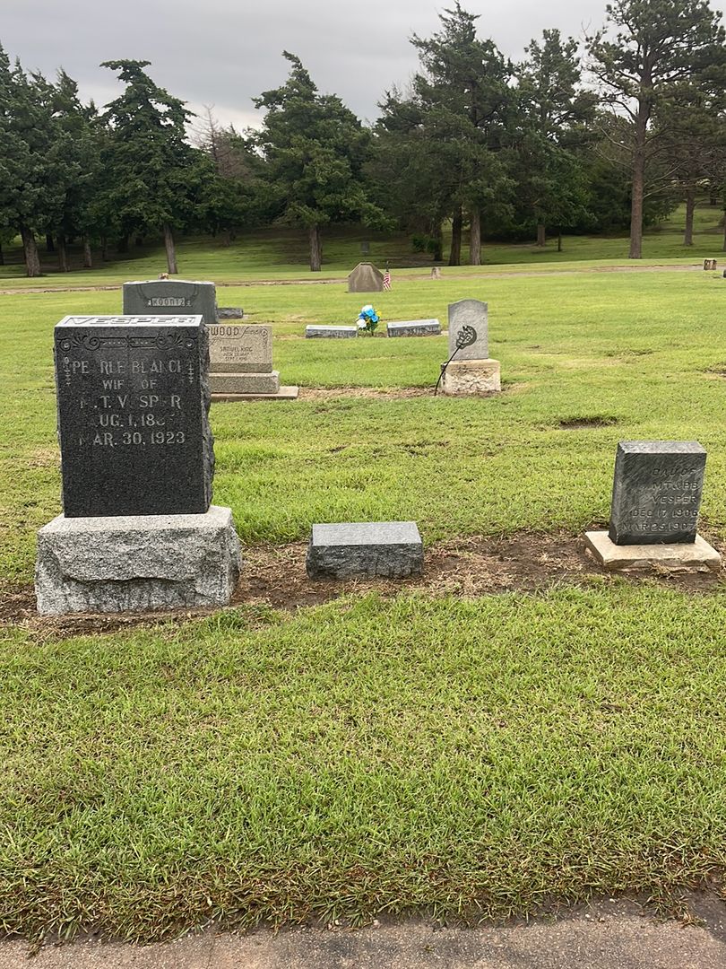 Morris E. Vesper's grave. Photo 1