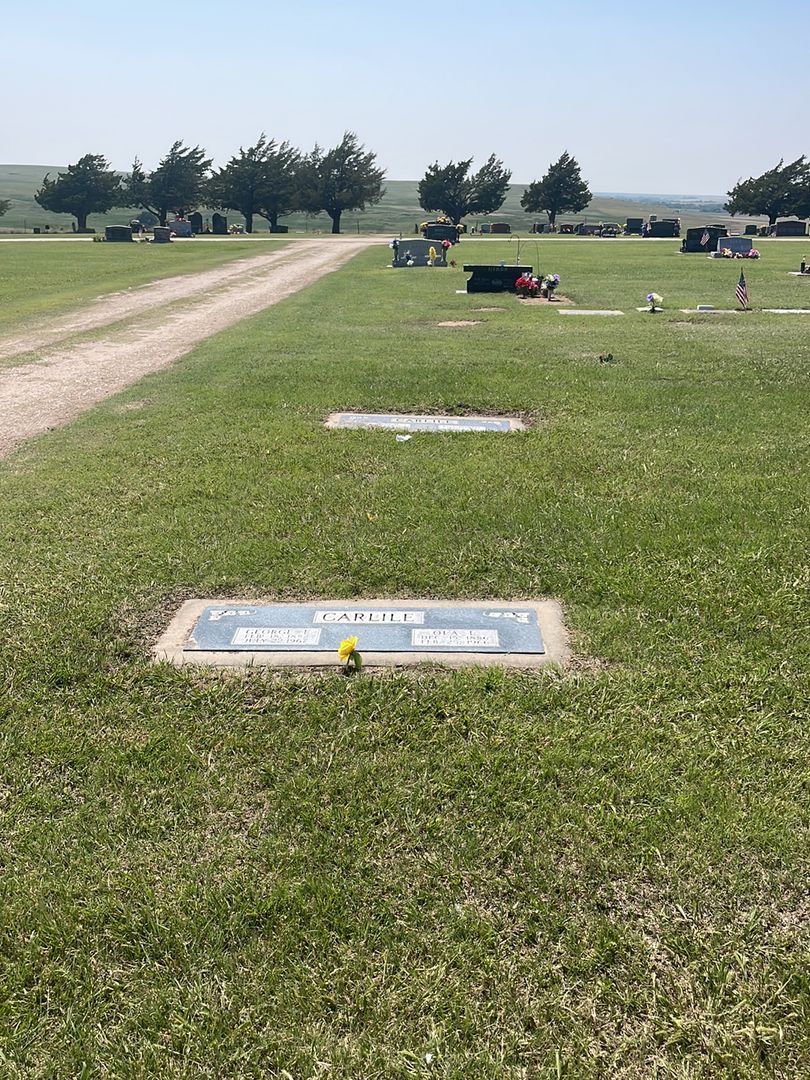 Ola L. Carlile's grave. Photo 1