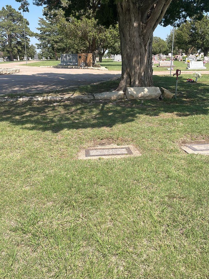 Mabel N. Rabe's grave. Photo 1