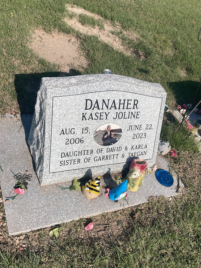 Kasey Joline Danaher's grave. Photo 1