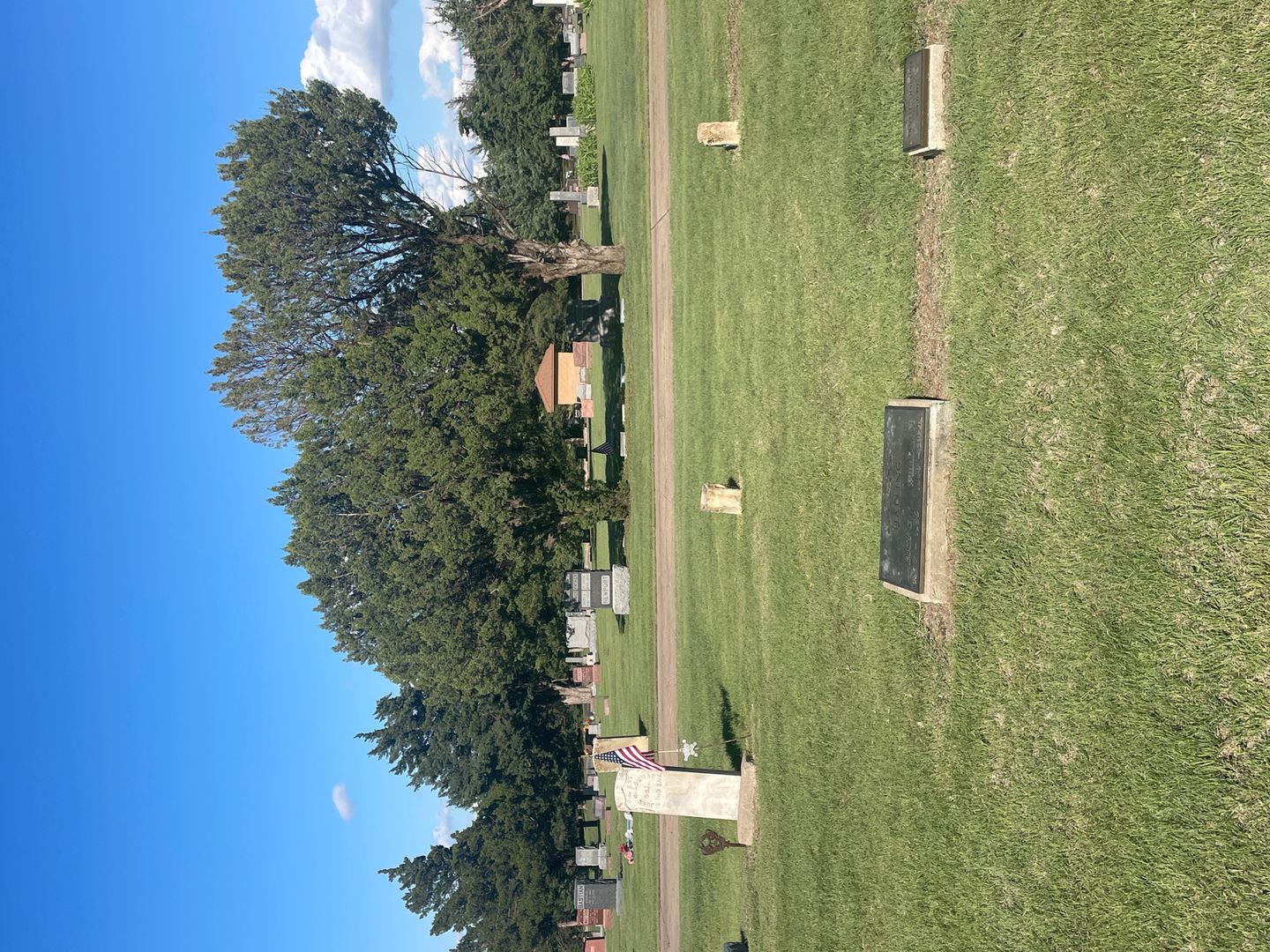 Lucy C. Halling's grave. Photo 1