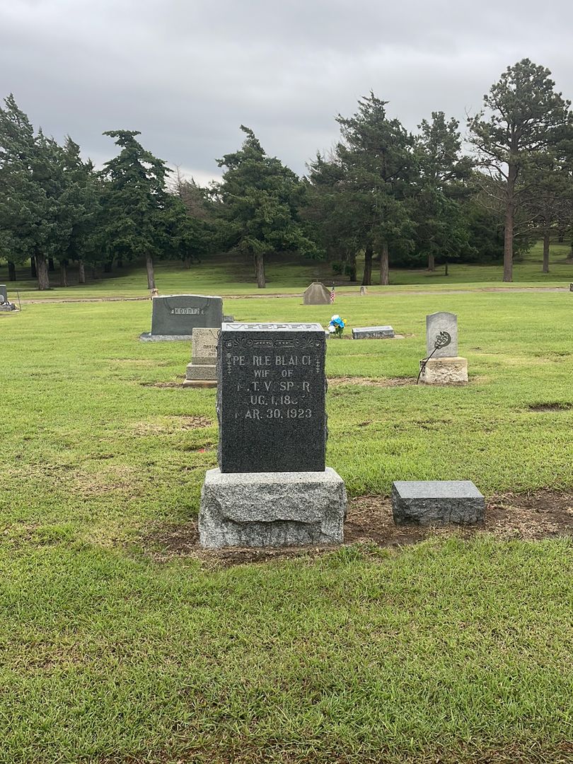 Pearl Blanch Vesper's grave. Photo 1