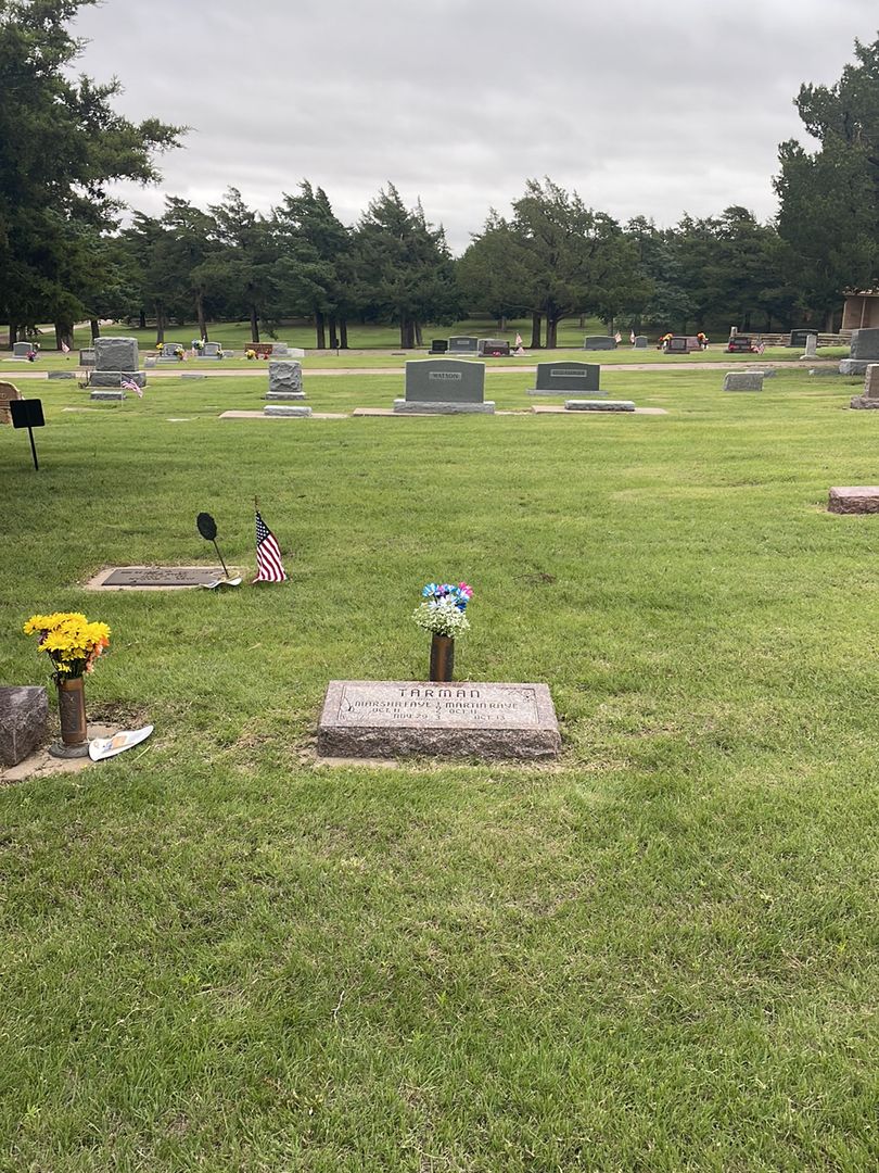 Martin Raye Tarman's grave. Photo 1