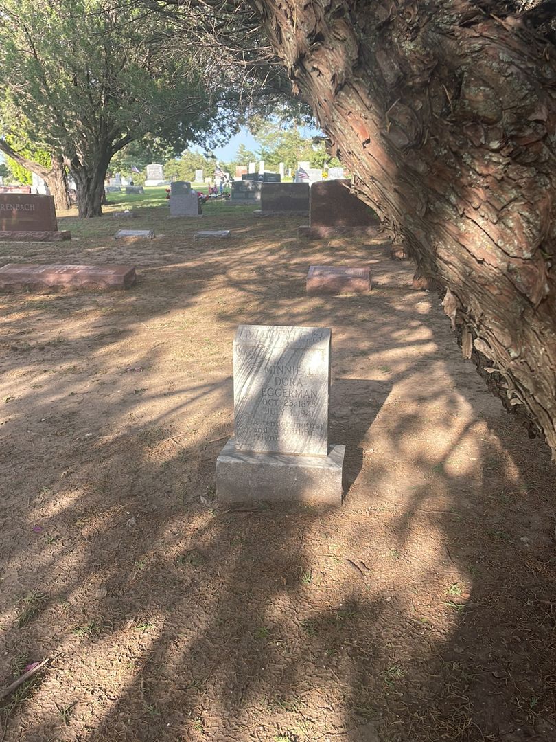 Minnie L. Dora Eggerman's grave. Photo 1
