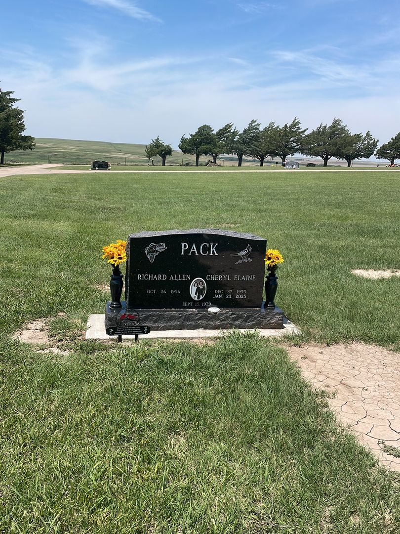 Cheryl Elaine Pack's grave. Photo 1