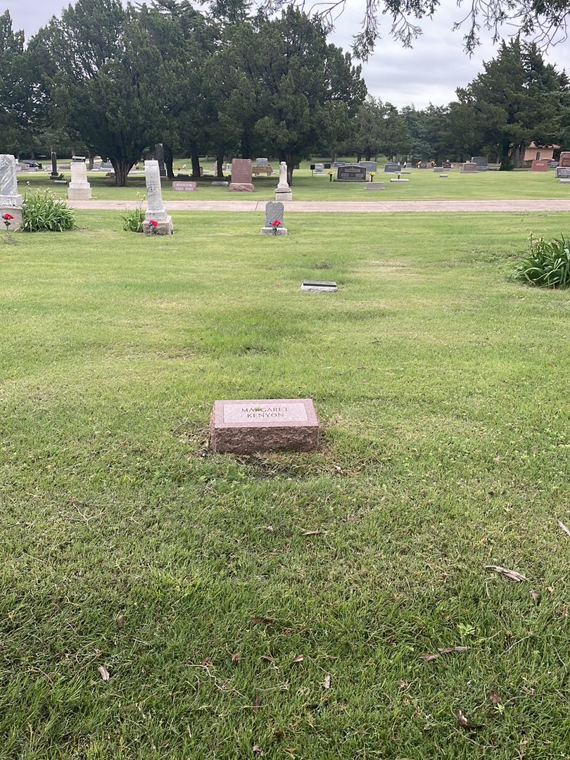 Margaret Kenyon's grave. Photo 1