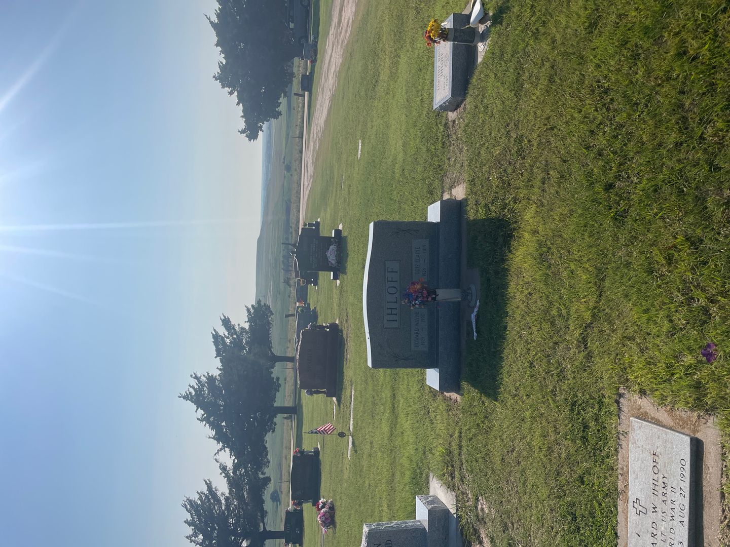Howard Wayne Ihloff's grave. Photo 1
