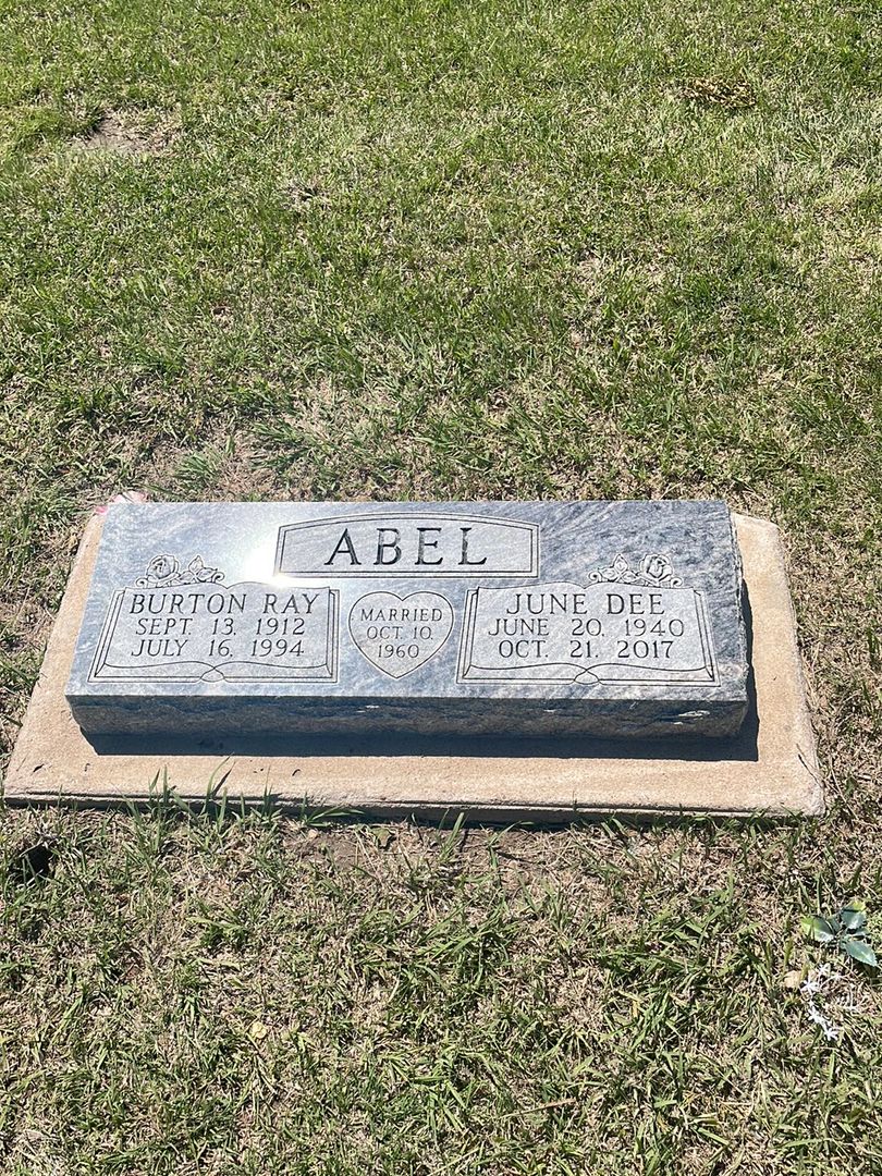 June Dee Abel's grave. Photo 1