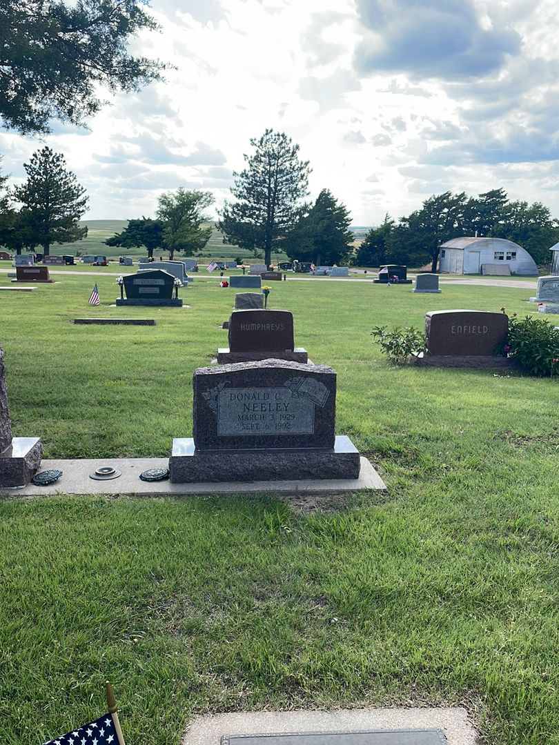 Donald C. Neeley's grave. Photo 1