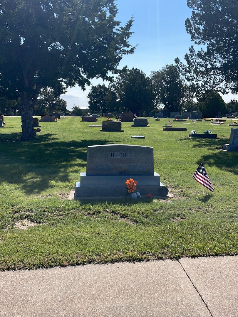 Charles B. Ihloff's grave. Photo 1
