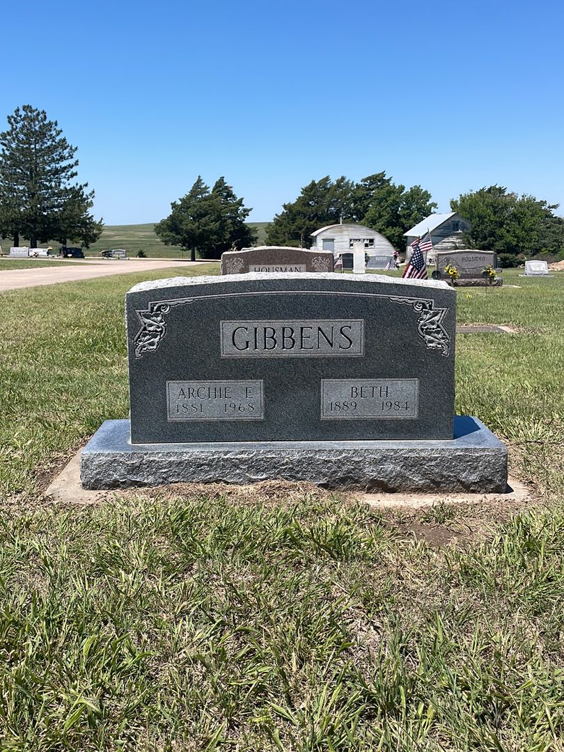 Beth Gibbens's grave. Photo 1