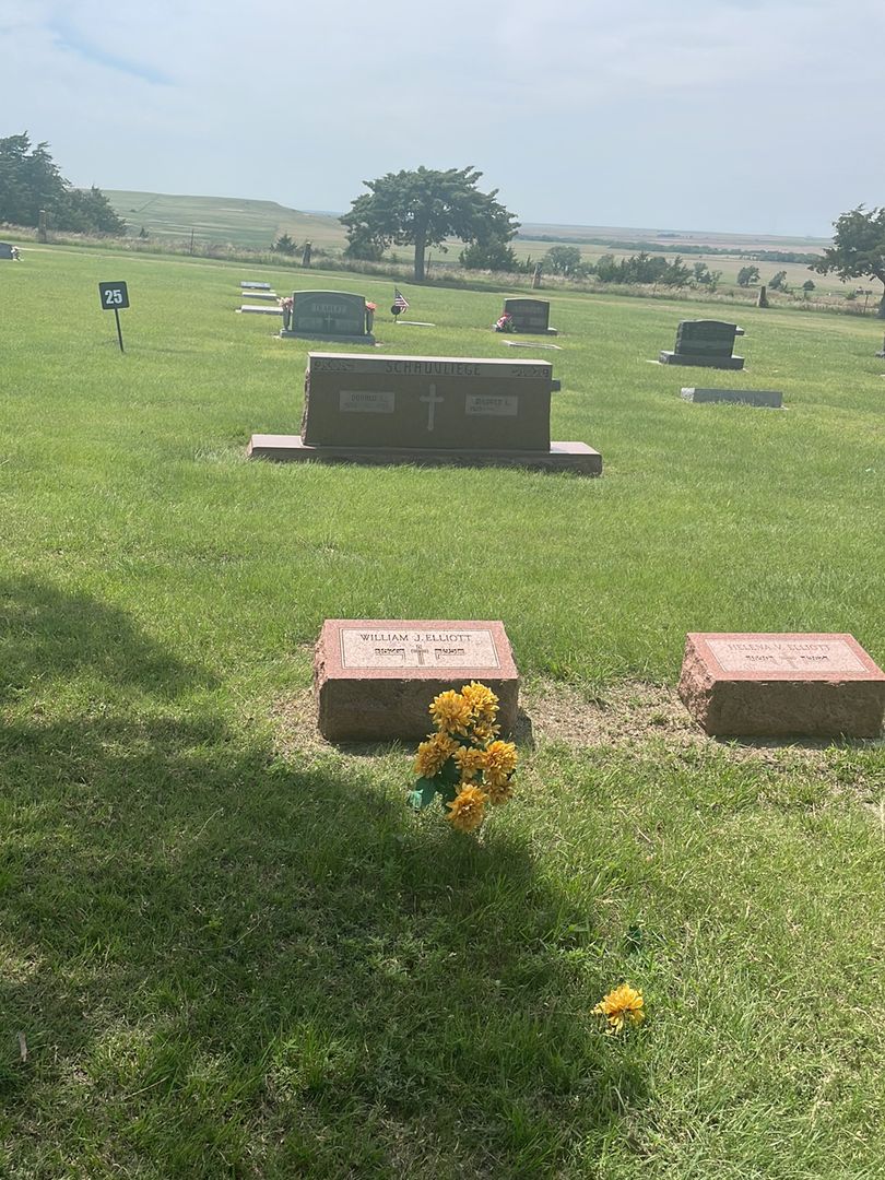 William J. Elliott's grave. Photo 1