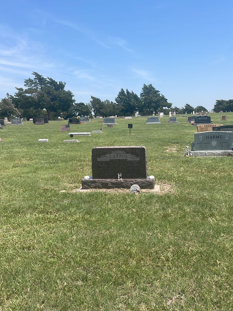 Stanley M. Lappin's grave. Photo 1