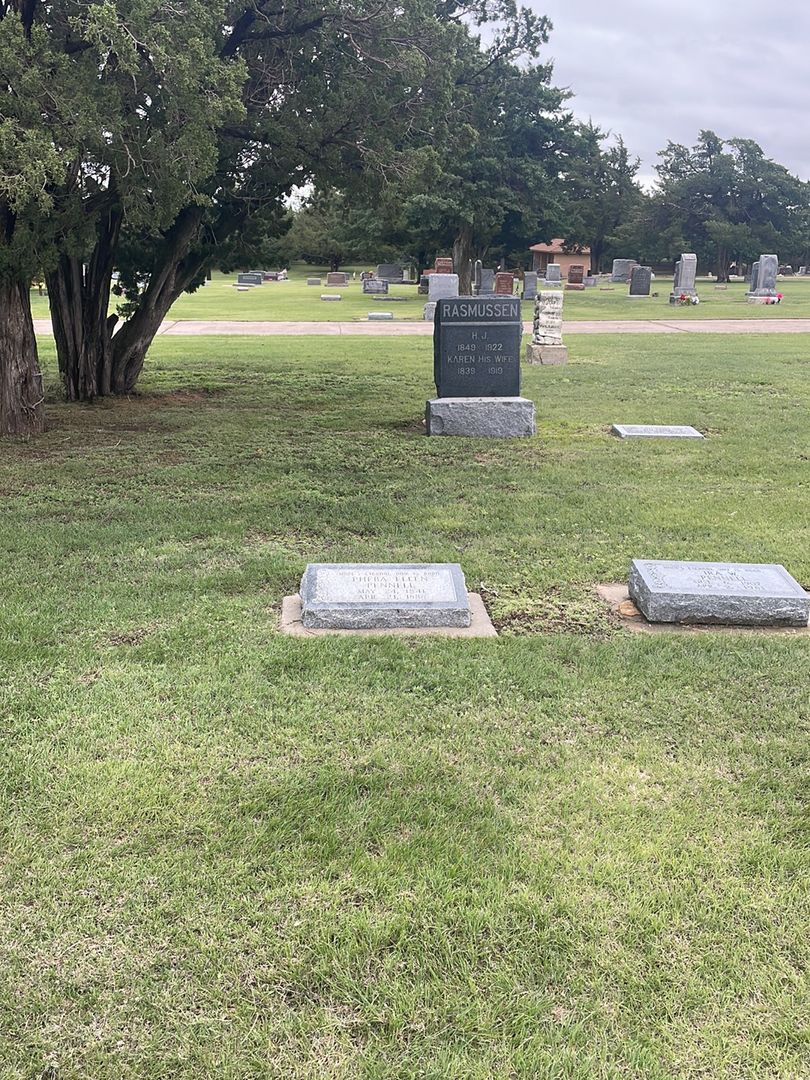 Pheba Ellen Pennell's grave. Photo 1