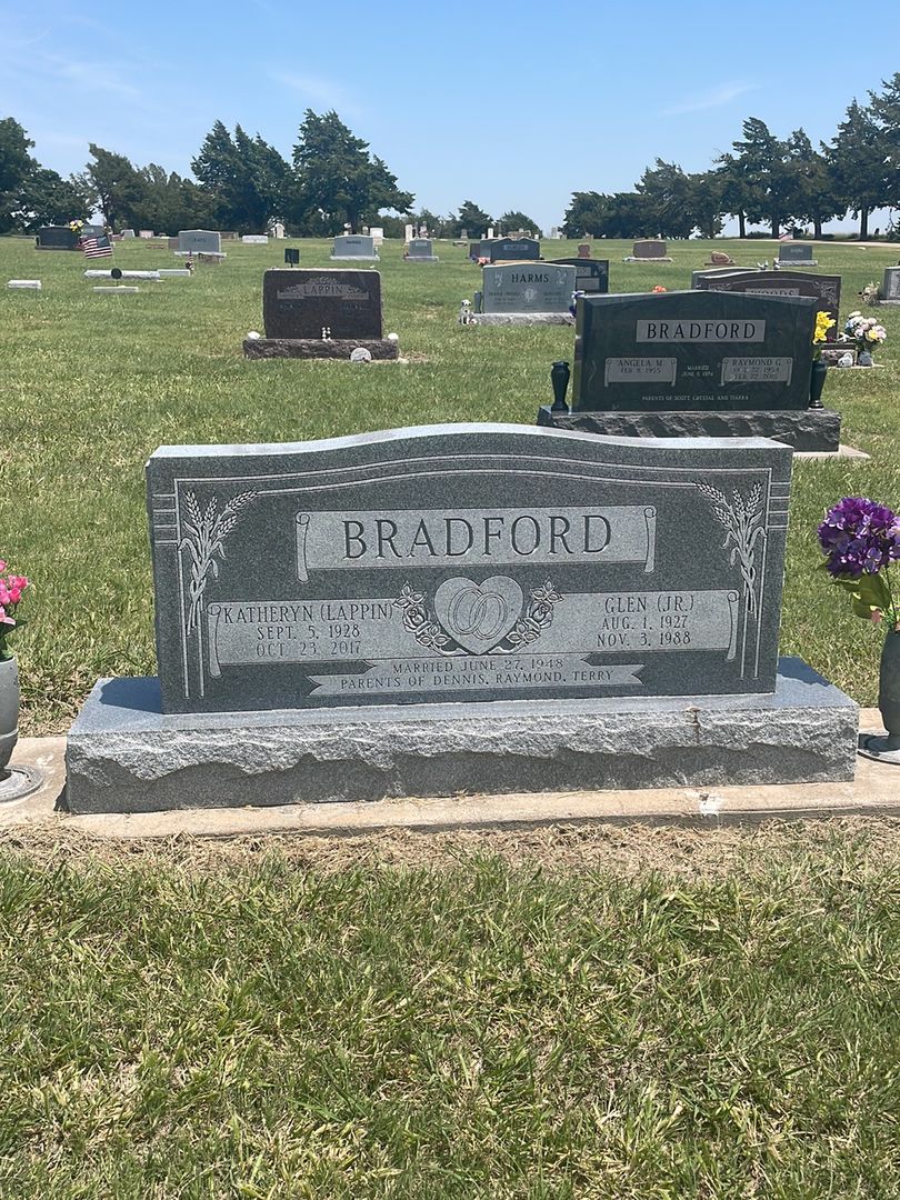 Katheryn Lappin Bradford's grave. Photo 1