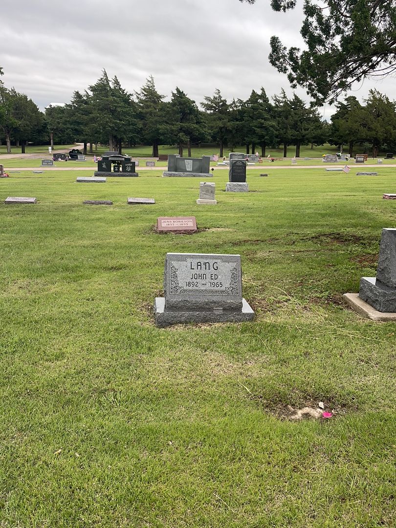 John Ed. Lang's grave. Photo 1