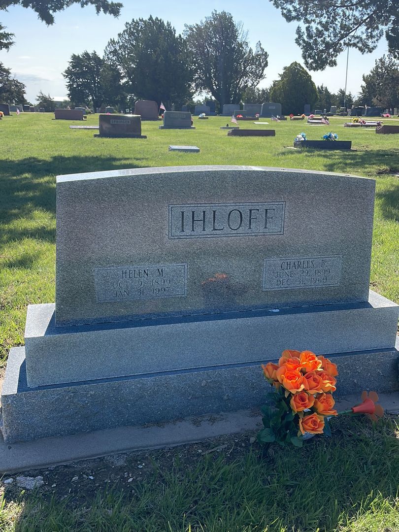 Helen M. Ihloff's grave. Photo 1