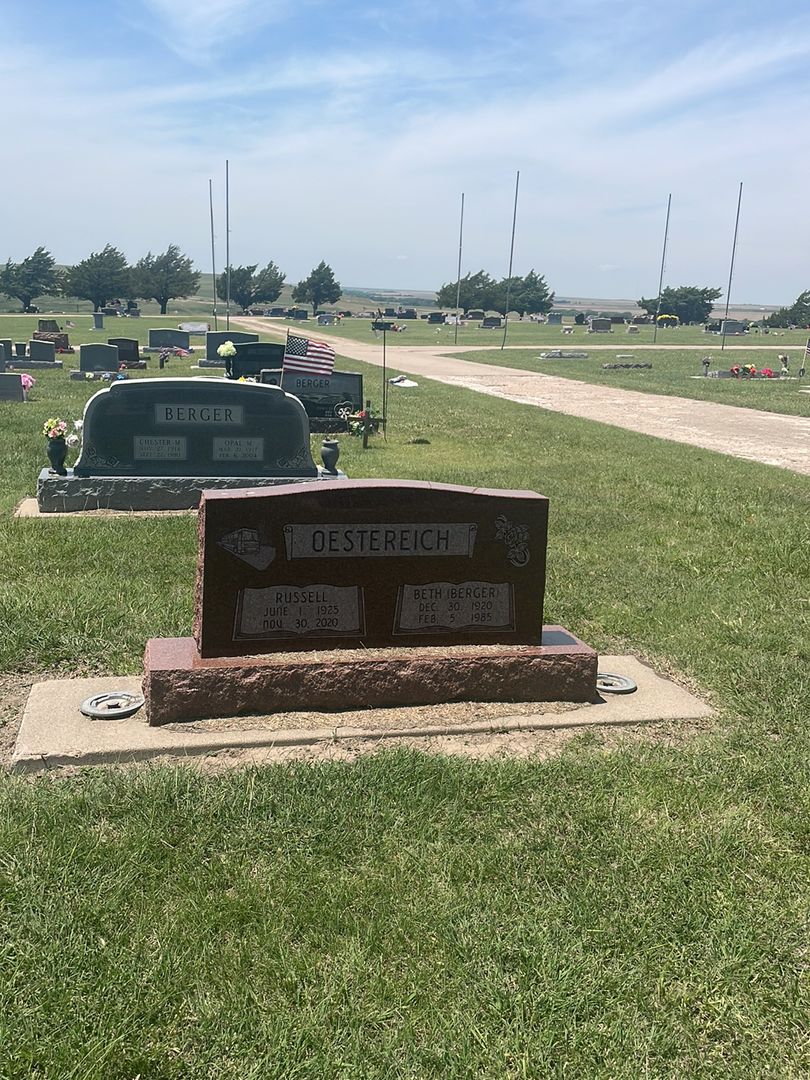 Beth Berger Oestereich's grave. Photo 1