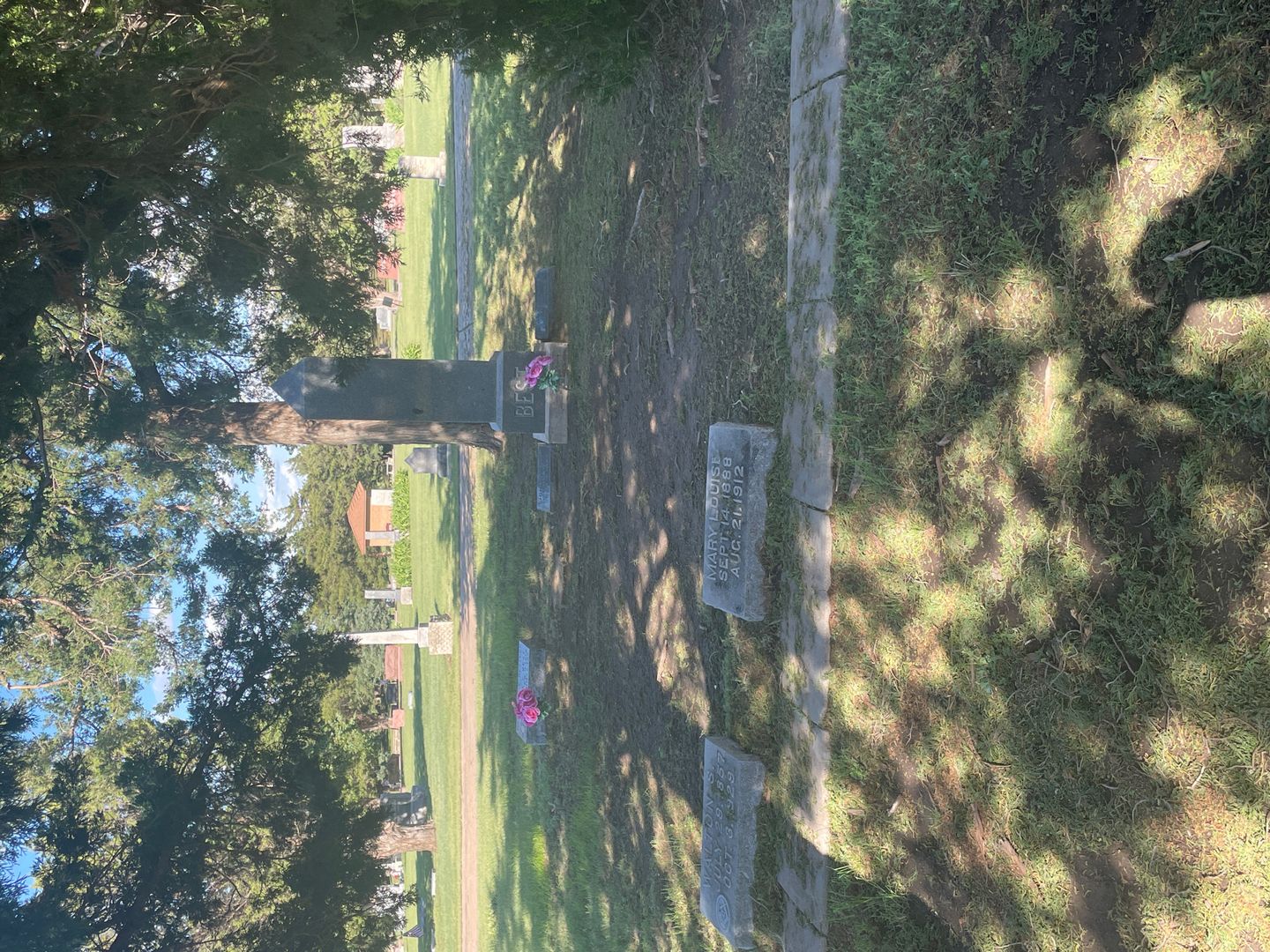 Mary Louise Kenyon's grave. Photo 1