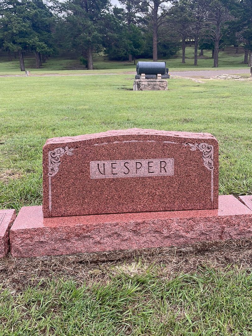 Mary Lorene Vesper Veatch's grave. Photo 1