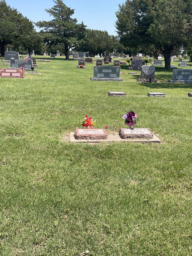 Michael Abbott's grave. Photo 1